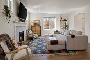 2042 SW 39th St, Redmond, OR 97756 - Photo 7