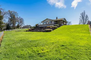 274 Parkhill Pl, Grants Pass, OR 97527 - Photo 1