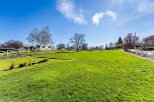 274 Parkhill Pl, Grants Pass, OR 97527 - Photo 25