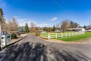 274 Parkhill Pl, Grants Pass, OR 97527 - Photo 27