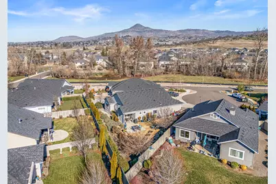 114 Connecticut Court, Medford, OR 97504 - Photo 27