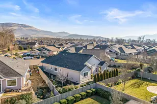 114 Connecticut Ct, Medford, OR 97504 - Photo 25