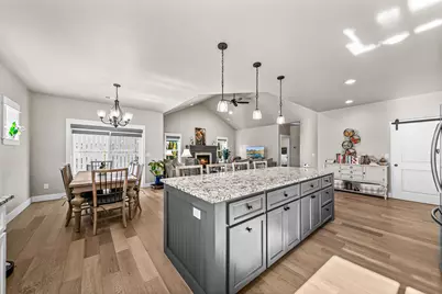 114 Connecticut Court, Medford, OR 97504 - Photo 5