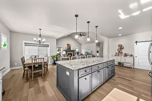 114 Connecticut Ct, Medford, OR 97504 - Photo 5