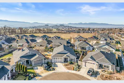 114 Connecticut Court, Medford, OR 97504 - Photo 37