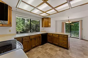 2276 Azalea Dr, Grants Pass, OR 97526 - Photo 11