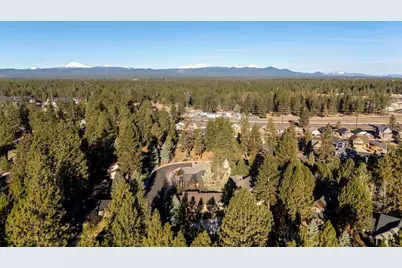 60923 Grand Targhee Drive, Bend, OR 97702 - Photo 59