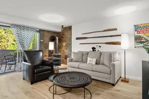 57057 Abbot House Ln, Sunriver, OR 97707 - Photo 1