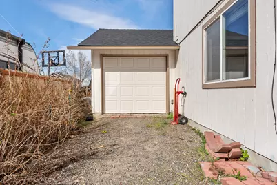 858 NW Poplar Place, Redmond, OR 97756 - Photo 29