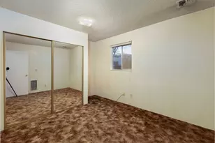 22 SW Elm St, Grants Pass, OR 97526 - Photo 13