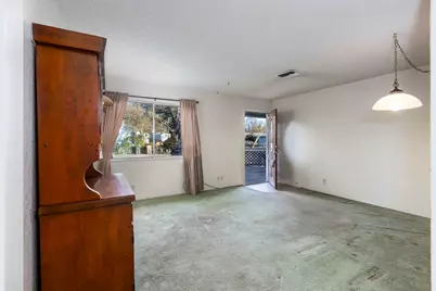 22 SW Elm Street, Grants Pass, OR 97526 - Photo 5