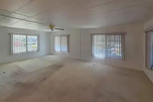 989 Rogue Lea Ln, Grants Pass, OR 97526 - Photo 5