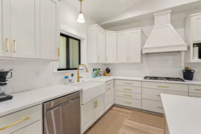 1398 Ellison Lp, Merlin, OR 97532 - Photo 13