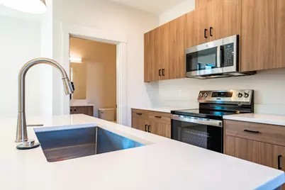 371 NW 19th Street #101, Redmond, OR 97756 - Photo 3