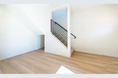 371 NW 19th Street #101, Redmond, OR 97756 - Photo 9