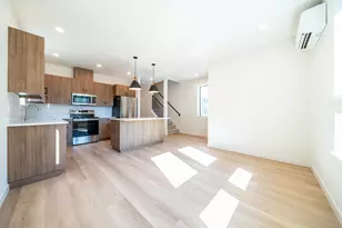 371 NW 19th St, Redmond, OR 97756 - Photo 3