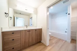 371 NW 19th St, Redmond, OR 97756 - Photo 17