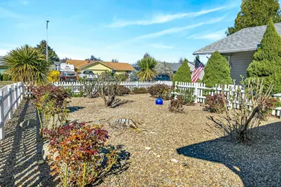 2366 Winslow Park Drive, Medford, OR 97504 - Photo 39