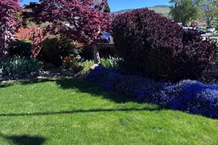 3059 Sycamore Wy, Medford, OR 97504 - Photo 3