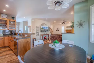 3059 Sycamore Way, Medford, OR 97504 - Photo 9