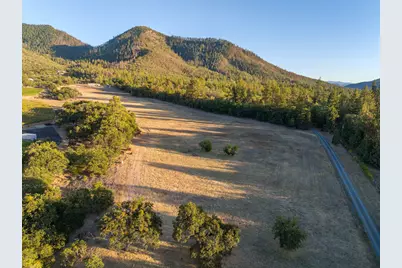 7499 Highway 238, Jacksonville, OR 97530 - Photo 45