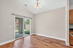 989 Pendleton Dr, Medford, OR 97501 - Photo 9