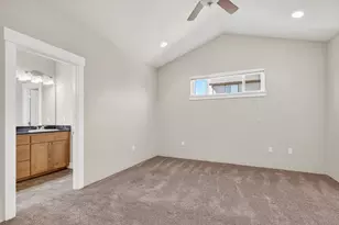 989 Pendleton Dr, Medford, OR 97501 - Photo 11