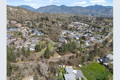 1868 NW F Street, Grants Pass, OR 97526 - Photo 47