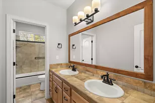 1868 NW F St, Grants Pass, OR 97526 - Photo 17