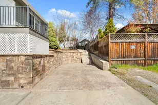 1868 NW F St, Grants Pass, OR 97526 - Photo 29