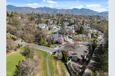 1868 NW F Street, Grants Pass, OR 97526 - Photo 45