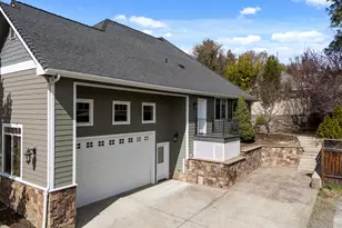 1868 NW F St, Grants Pass, OR 97526 - Photo 37