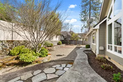 1868 NW F Street, Grants Pass, OR 97526 - Photo 27