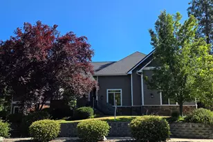 1868 NW F St, Grants Pass, OR 97526 - Photo 3