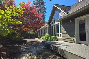 1868 NW F St, Grants Pass, OR 97526 - Photo 33