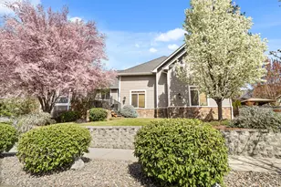 1868 NW F St, Grants Pass, OR 97526 - Photo 33