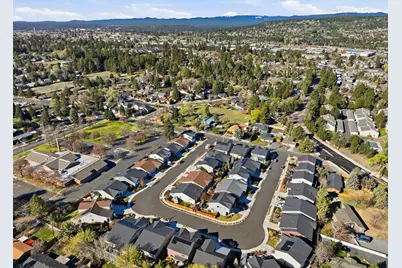 1227 NE Hoover Loop, Bend, OR 97701 - Photo 7