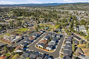 1227 NE Hoover Loop, Bend, OR 97701 - Photo 7