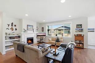 1227 NE Hoover Loop, Bend, OR 97701 - Photo 11