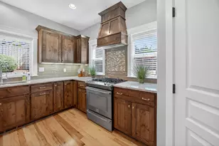 661 Forest Ridge Dr, Medford, OR 97504 - Photo 9