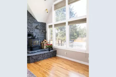 54977 Huntington Road, Bend, OR 97707 - Photo 9