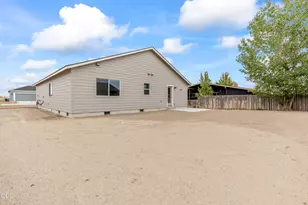 407 NW Monte Vis Ave, Madras, OR 97741 - Photo 27