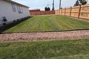 363 NW Monte Vis Ave, Madras, OR 97741 - Photo 3