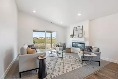 363 NW Monte Vista Avenue #05, Madras, OR 97741 - Photo 5