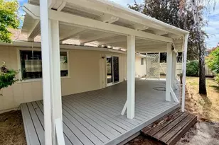 108 NW Sunhill Dr, Grants Pass, OR 97526 - Photo 31