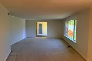 108 NW Sunhill Dr, Grants Pass, OR 97526 - Photo 5