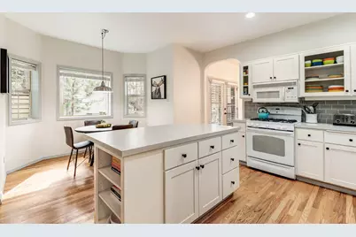 18063 Maury Mountain Lane, Sunriver, OR 97707 - Photo 17