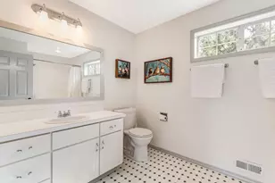 18063 Maury Mountain Ln, Sunriver, OR 97707 - Photo 17