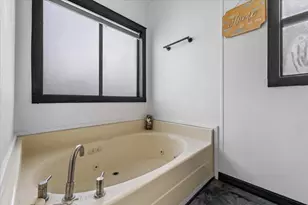633 E Archwood, Eagle Point, OR 97524 - Photo 17