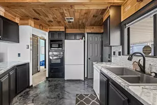 633 E Archwood, Eagle Point, OR 97524 - Photo 11